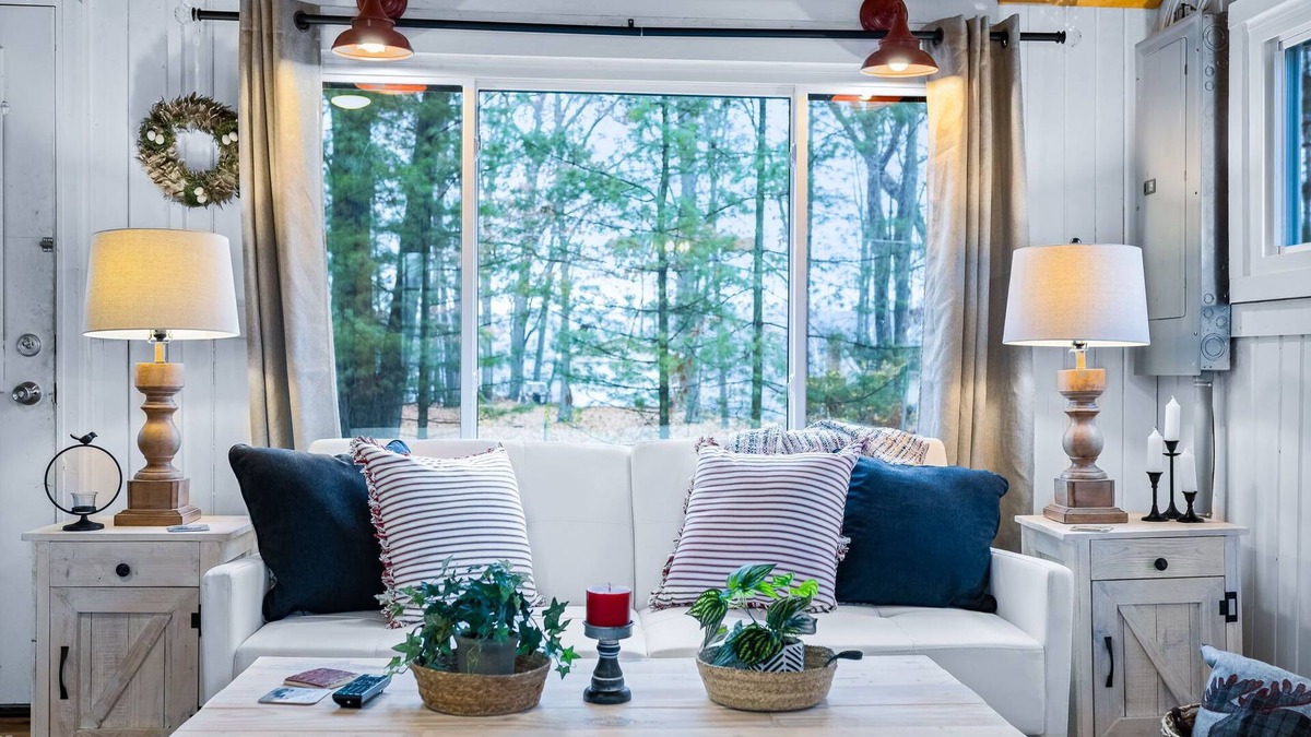 Lake Cabin | Charming Renovated Cabin with a Cottage vibe. Thus "The Cabbage"