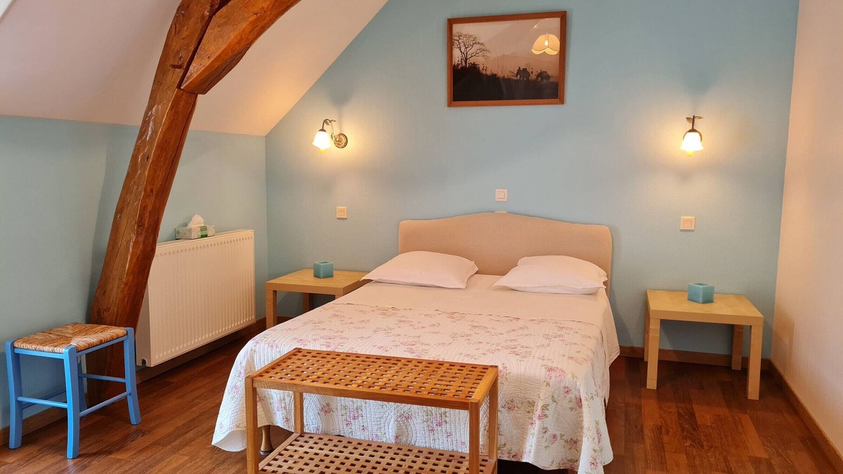Cravant Bed & Breakfast | Charming renovated farmhouse in Beauce, 4 spacious rooms, near Loire Castles