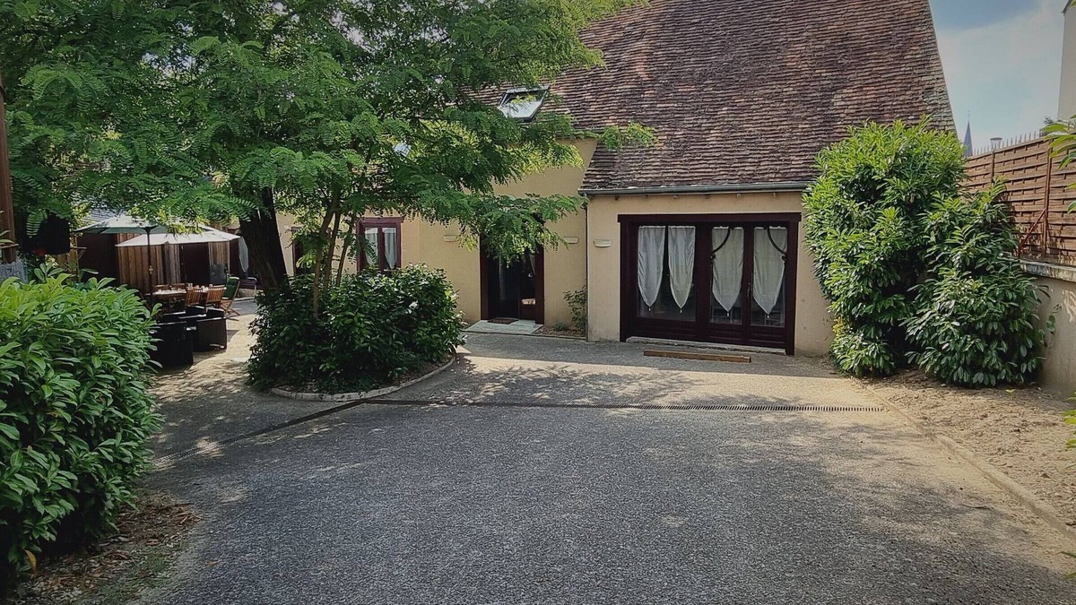 Chateauroux Cottage | Charming Renovated Home: Modern Comfort Near Châteauroux Center, Sleeps 10, Private Courtyard