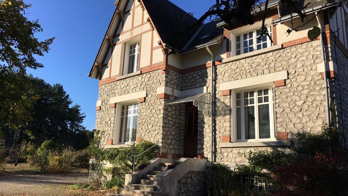 Dhuizon Cottage | Charming Renovated House with Garden, Near Loire Valley Castles