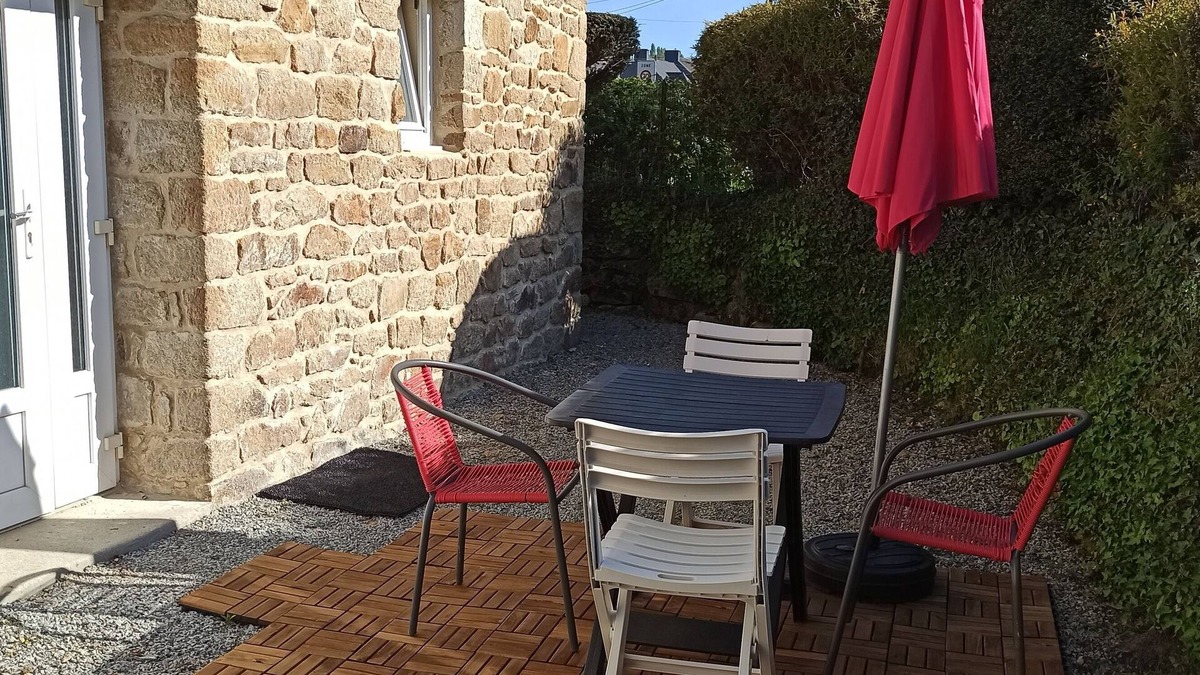 Melrand House | Charming renovated stone house in a country village