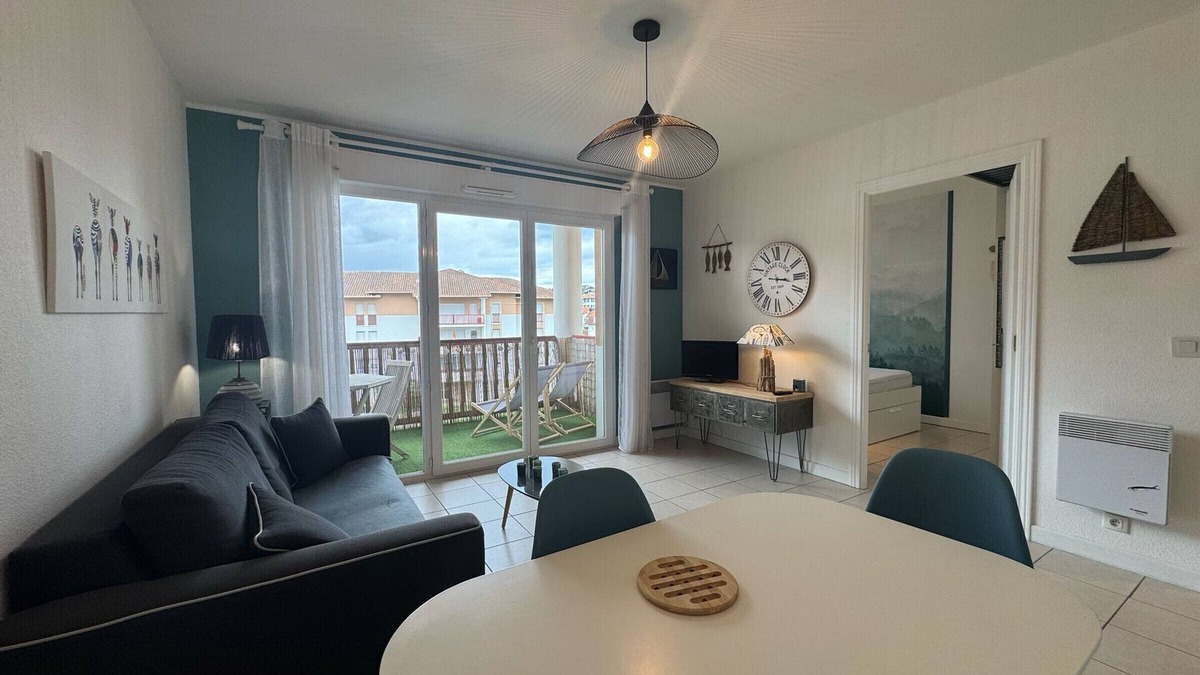 Ciboure Apartment | Charming renovated T2 with terrace near the beach