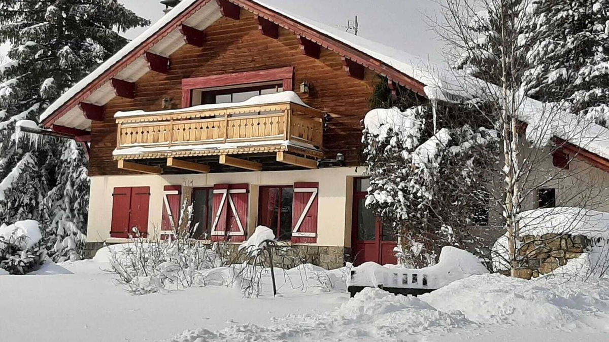 Formigueres Ski Chalet | Charming rental in winter sports resort located at the heart of the Pyrenees