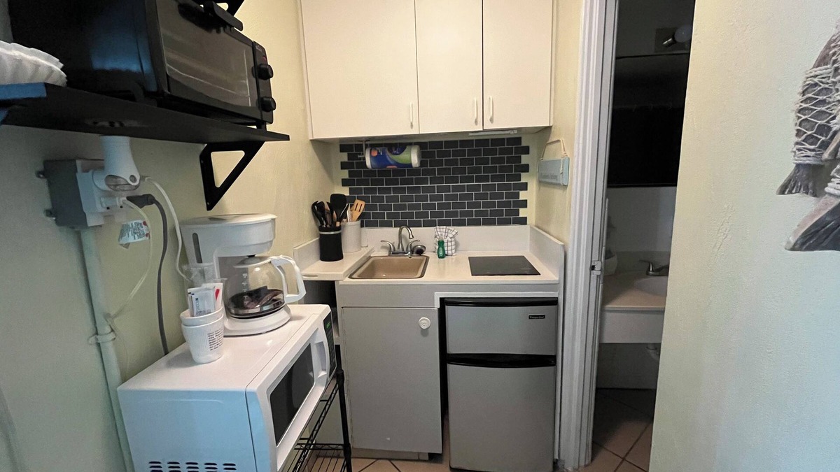 South Peninsula Historic District Resort | Charming resort in wonderful Daytona Beach with WiFi, AC Unit 310
