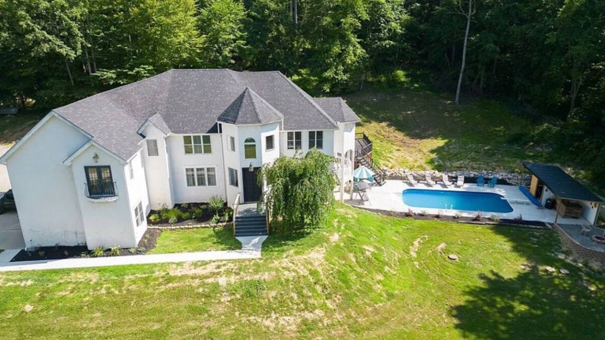 Jackson Resort | Charming Resort Suite-withParkingPool,BBQ,drinks,HotTub,Lake,Camp,SportsCourt