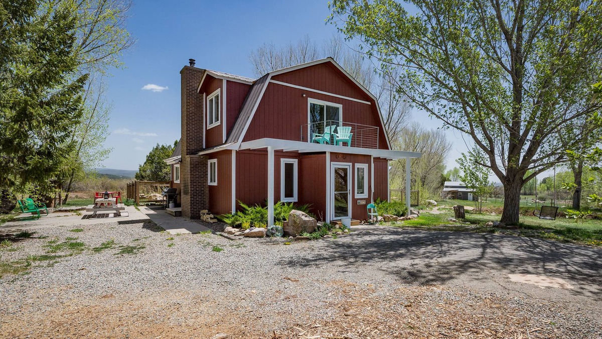Durango - Purgatory House | Charming retreat close to downtown, hiking, lakes, 3 acre and private