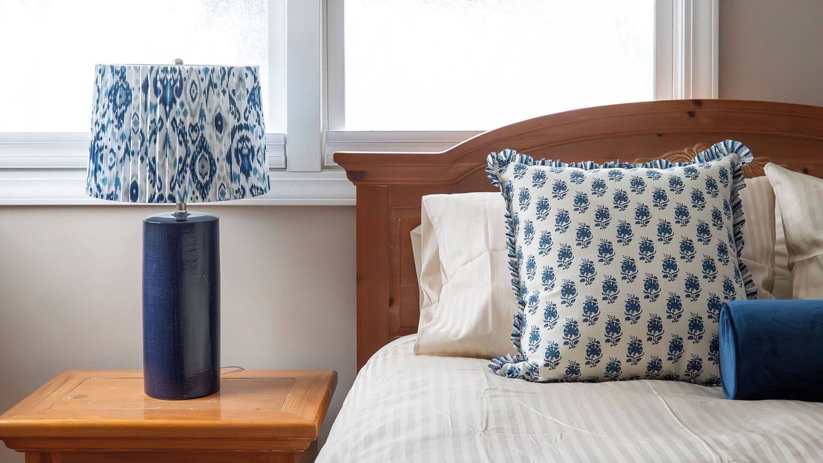 Wayzata House | Charming Retreat close to Wayzata Downtown - The Gilded Loon