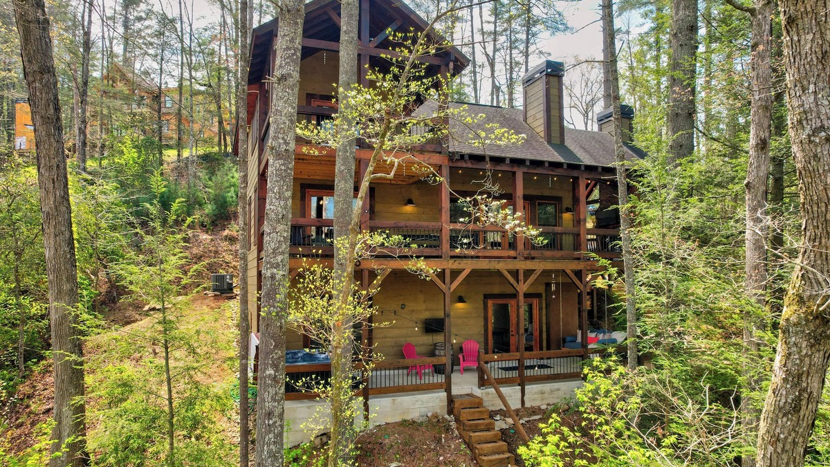 Ellijay Cabin | Charming Riverfront Cabin for 14 – Hot Tub, Game Room & Christmas Decorations!
