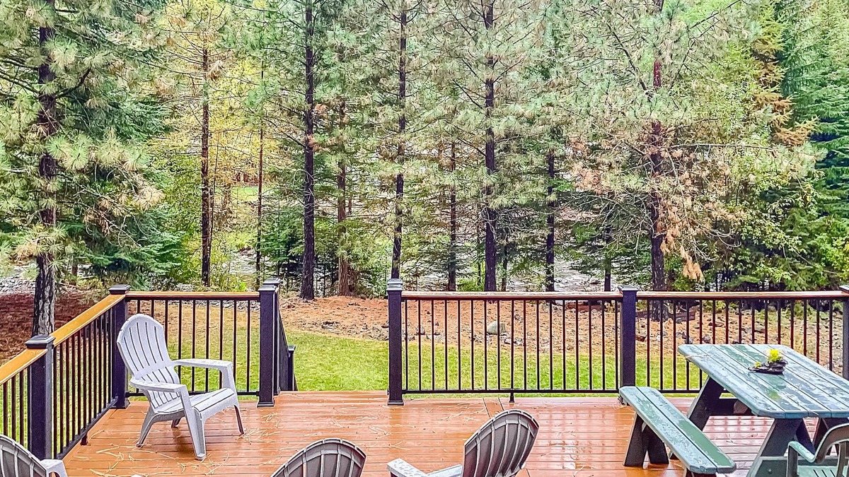 Joseph House | Charming riverfront home with fireplace, patio, grill, & full kitchen