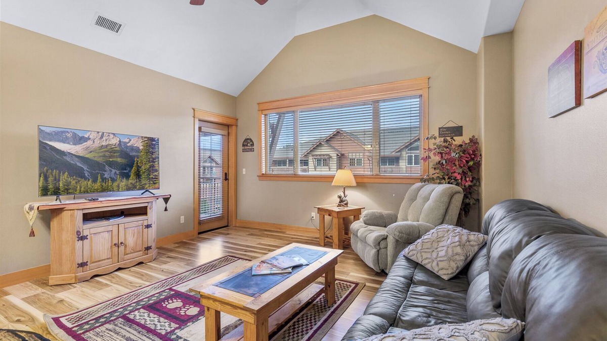 Coeur d'Alene Condo | Charming Riverstone Condo – Walk to Shops & Dining
