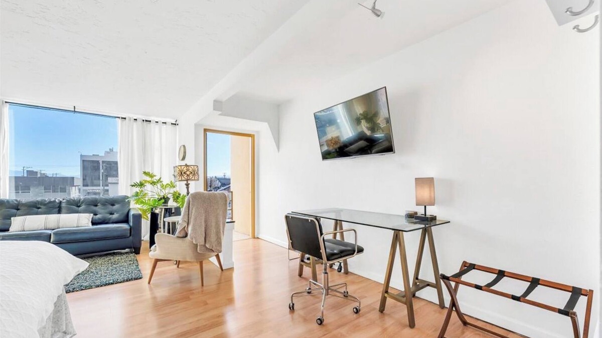 Downtown Reno Condo | Charming Riverwalk Retreat – Spacious Downtown Condo