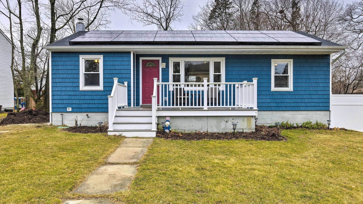 Rocky Point House | Charming Rocky Point Home ~ 1 Mi to Beach!