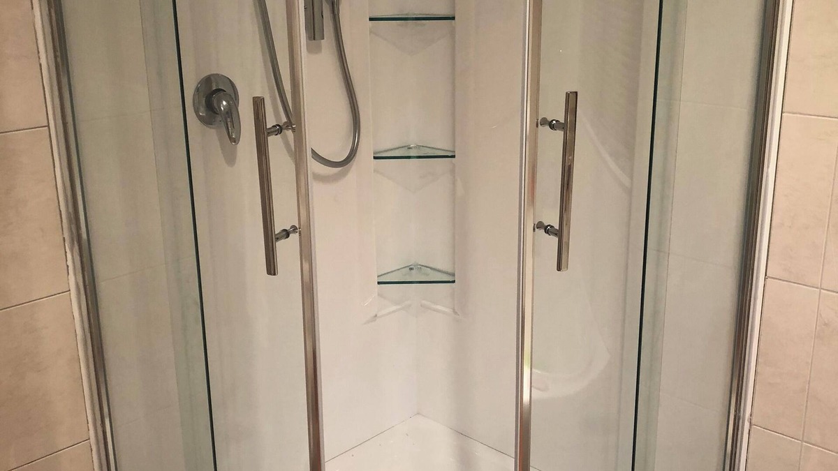 Stokes Valley House | Charming Room available in Stokes Valley, Lower Hutt