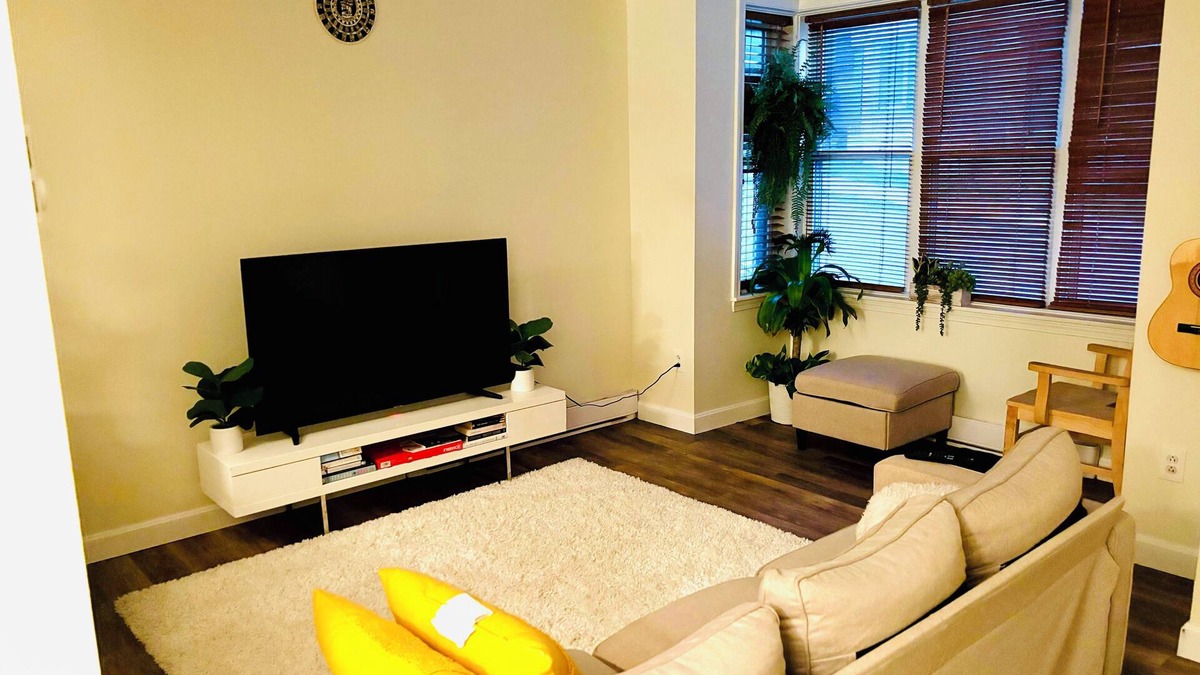 Hyde Square House | Charming room in a 2-bedroom townhome with AC, WiFi in fantastic central Boston