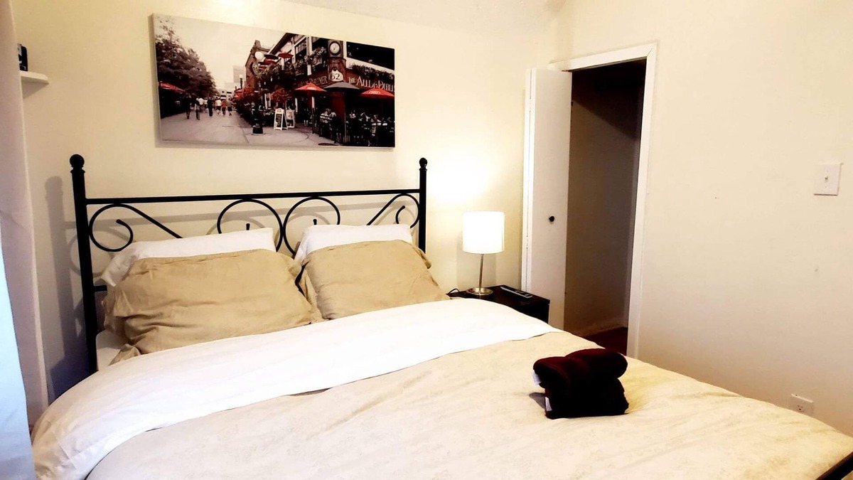 Winnipeg House | Charming room near downtown
