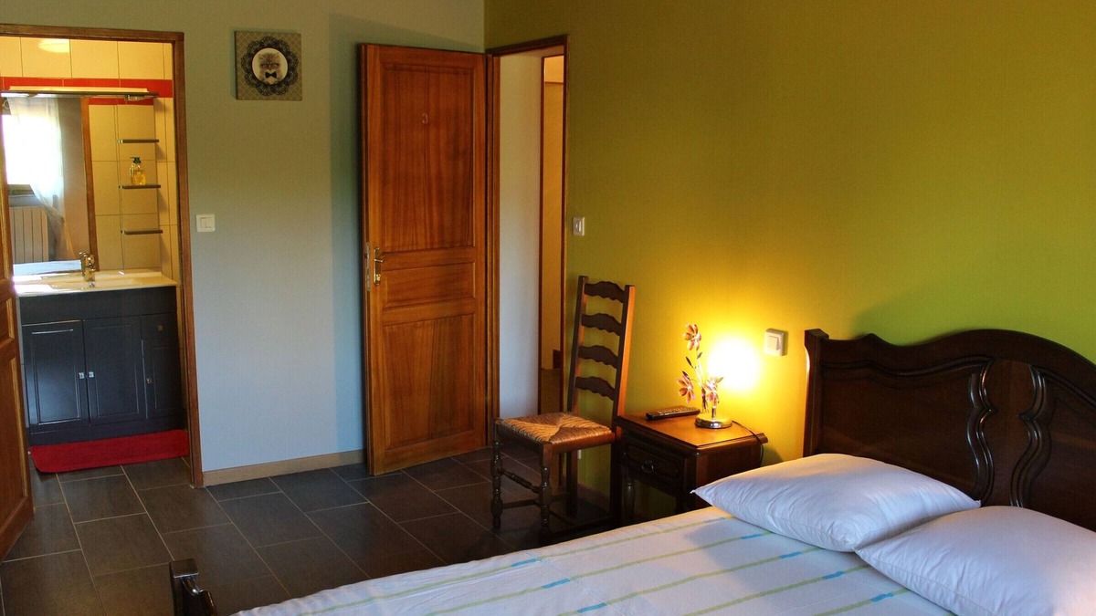 Xivry-Circourt Bed & Breakfast | Charming Room with Private Bathroom and Shared Lounge, Near Belgium and Luxembourg