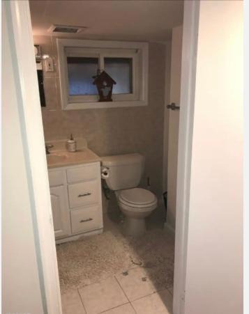 Roselle House | Charming Room With half Private bathroom Medical#6