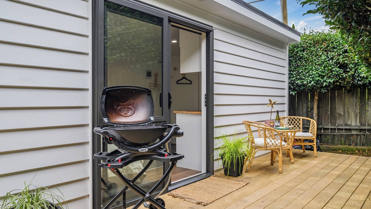 Springfield Cabin | Charming Rotorua Cabin Relaxation Amidst Stunning Landscapes!