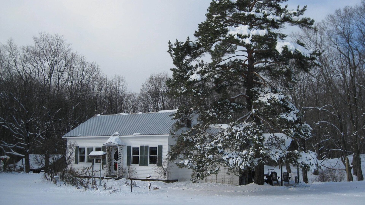 Hartland Cottage | Charming rural 2-bedroom cottage with amazing view in Hartland, Vermont