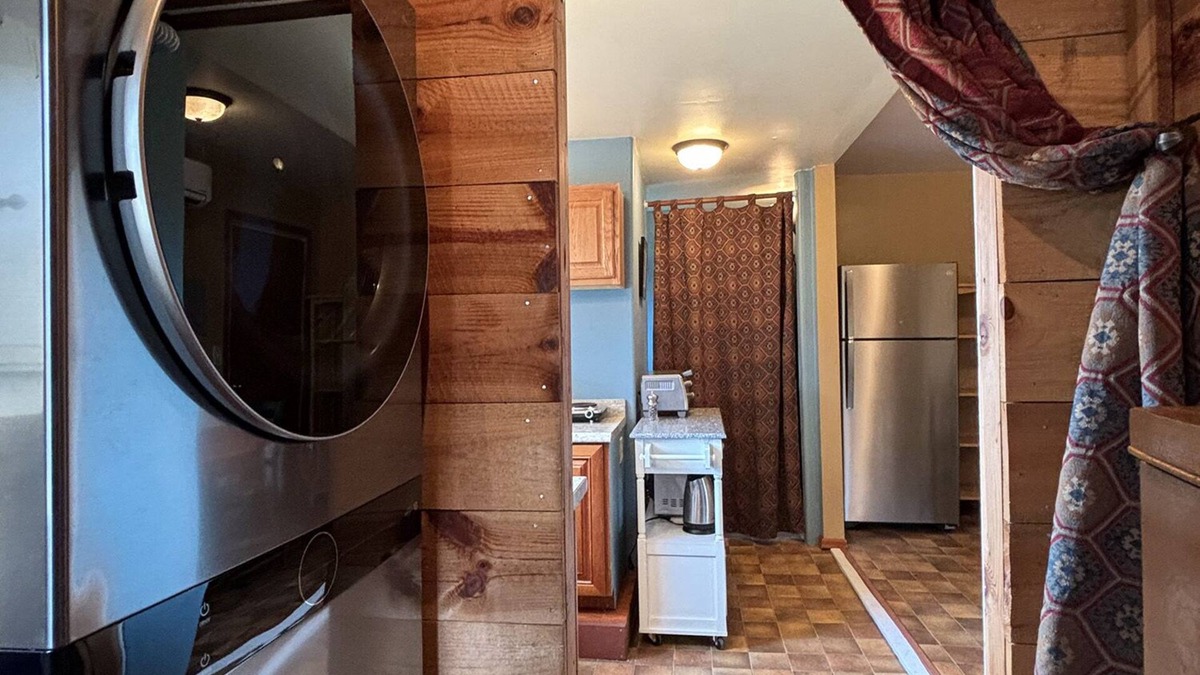 Hood River Apartment | Charming Rural Apartment on the Westside of Hood River Oregon
