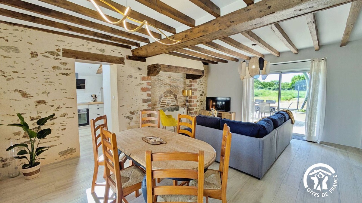 Ampoigne Cottage | Charming rural gîte for 6, pets allowed, wifi, private parking