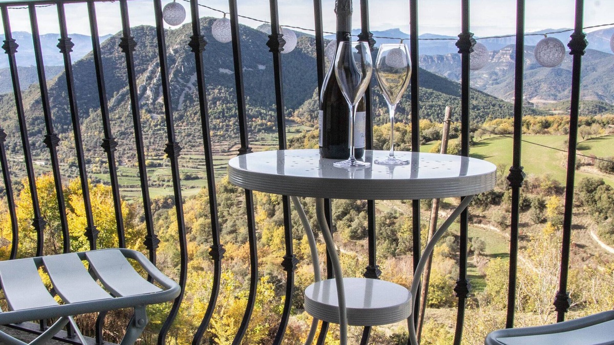 La Fueva Apartment | Charming rural house, Casa Blan, in Troncedo, with magnificent views of Ordesa.