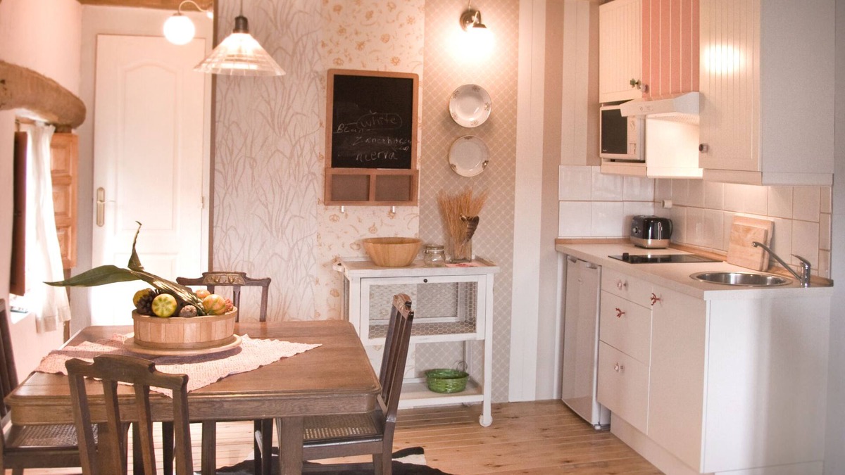 Navalsaz Cottage | Charming rural house, in a very pretty and quiet village. Spectacular views