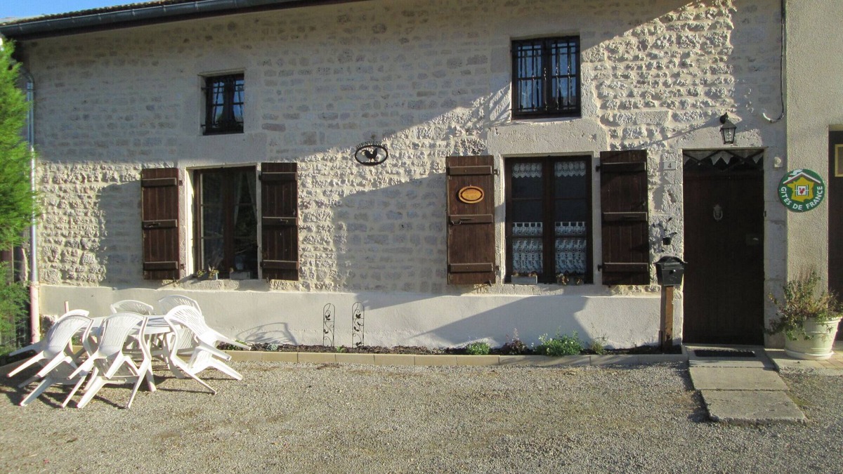 Breheville Cottage | Charming Rural Retreat with Modern Amenities near Verdun – Pets Welcome!