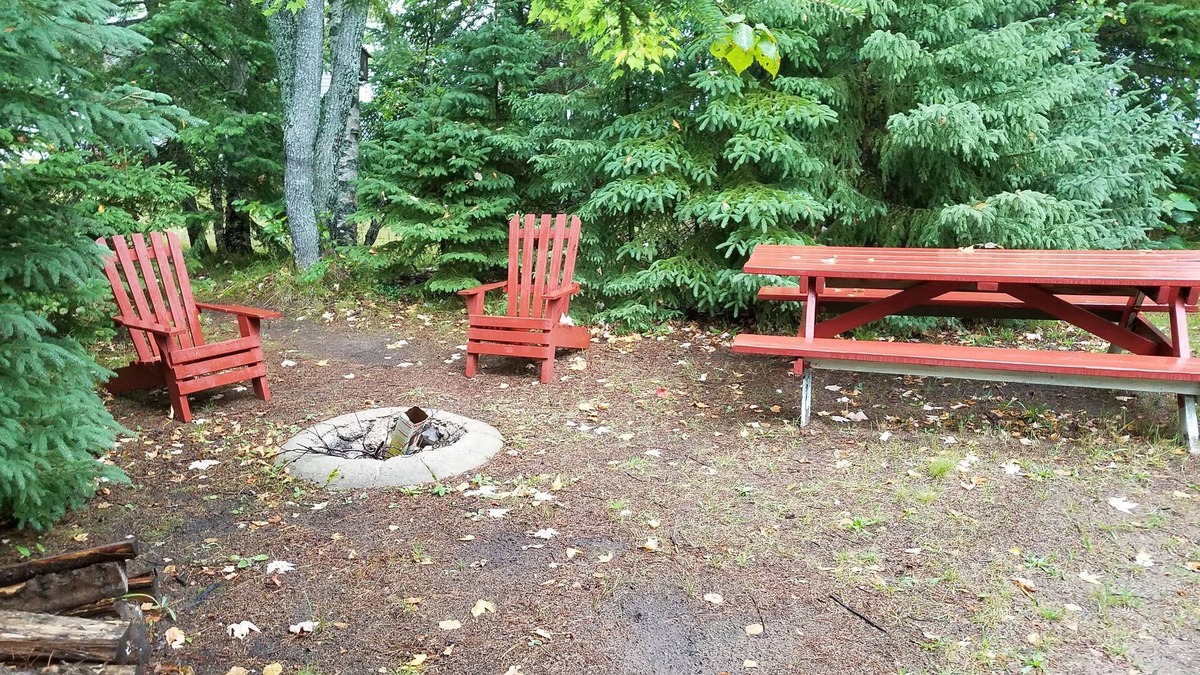 Paradise Cabin | Charming rustic cottage on the shores of Lake Superior