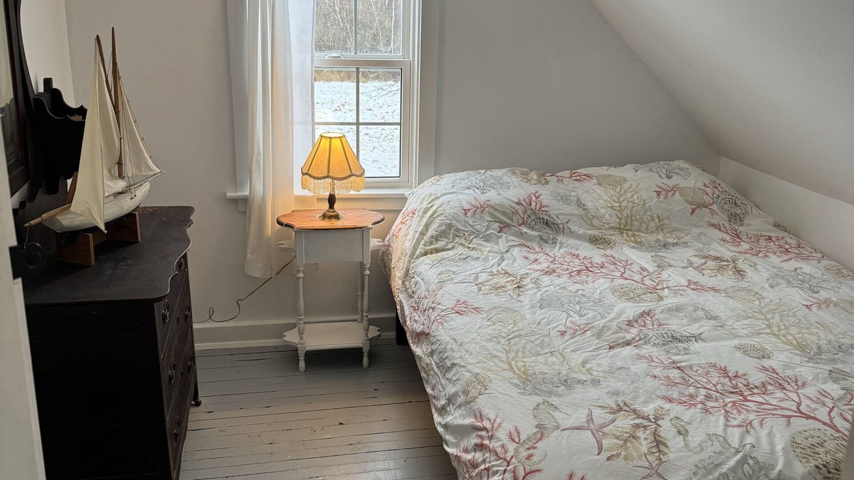 Hampton House | Charming rustic retreat with Bay of Fundy Views, escape to our serene haven.