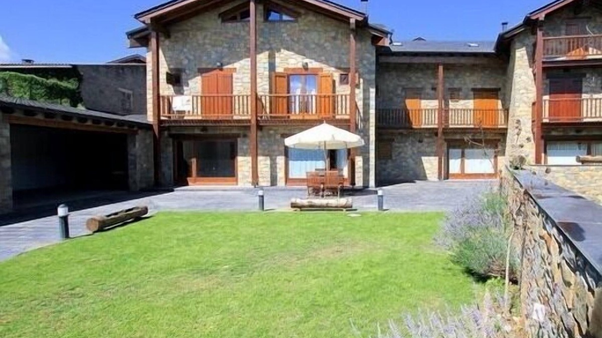Bellver de Cerdanya Cottage | Charming stone and wood house maximum 10 people