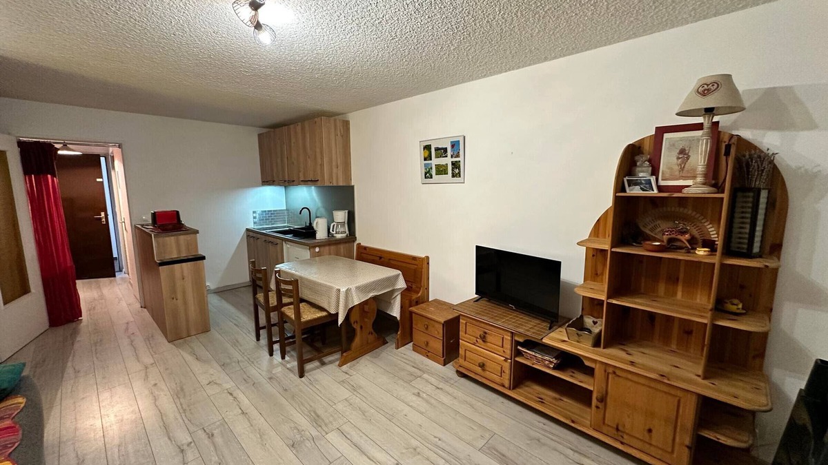 Correncon-en-Vercors Apartment | Charming Studio Near Corrençon Village with Free Shuttle and Mountain Access