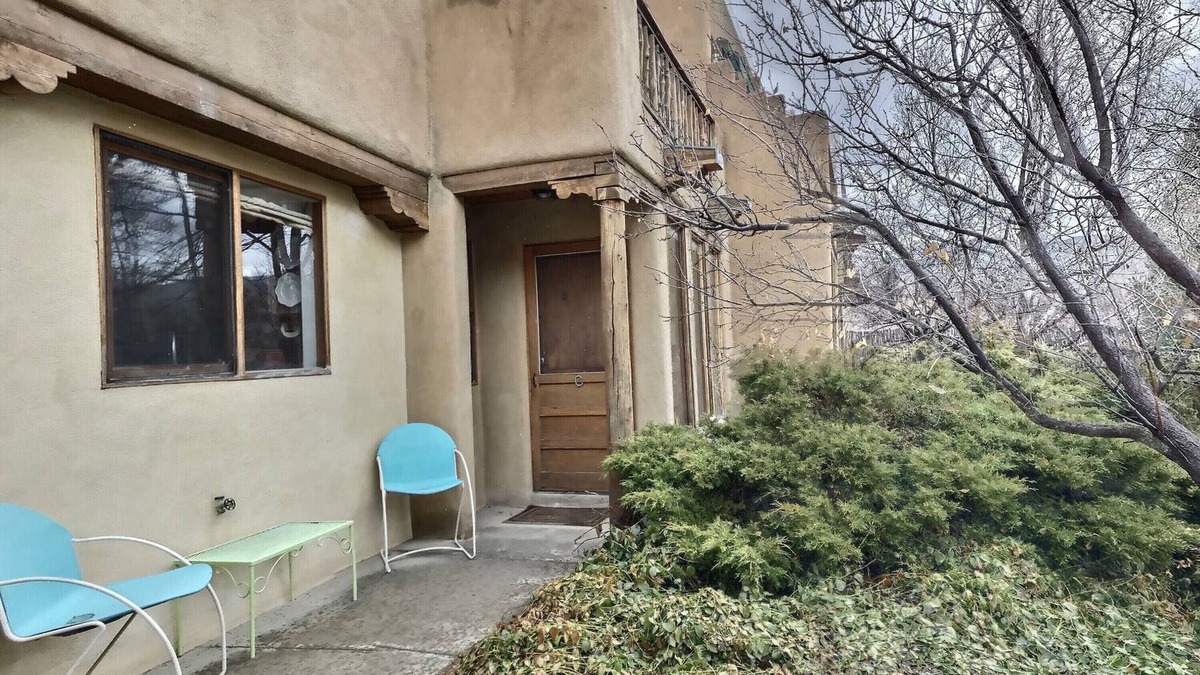 Taos Condo | Charming Santa Fe Style 2br 1.5ba vacation condo off the Taos Plaza with hot tub