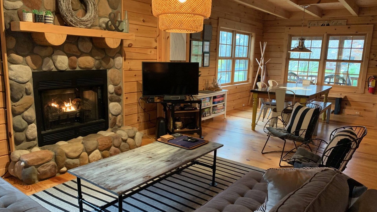 Saugatuck Cabin | Charming Saugatuck Log Cabin - minutes away from everything - with NEW hot tub!