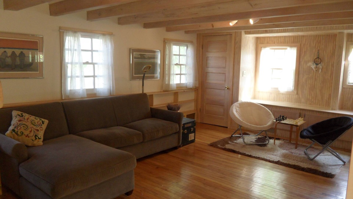 Saugerties Cottage | Charming Saugerties Cottage on Creek
