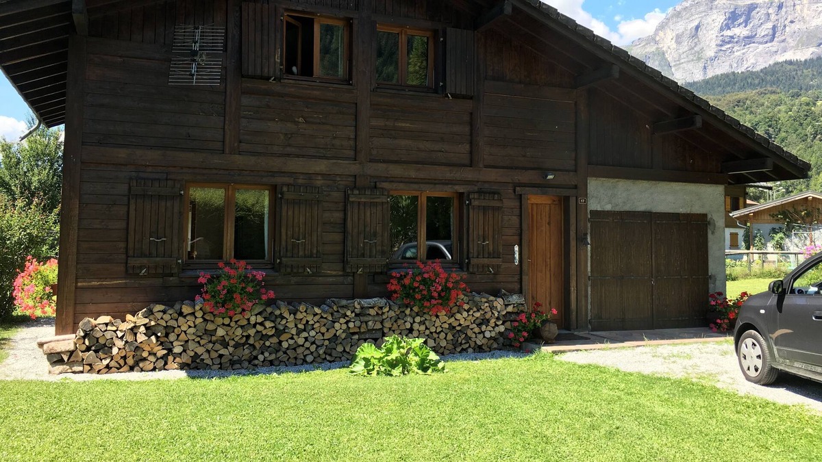 Servoz Ski Chalet | Charming Savoyard chalet