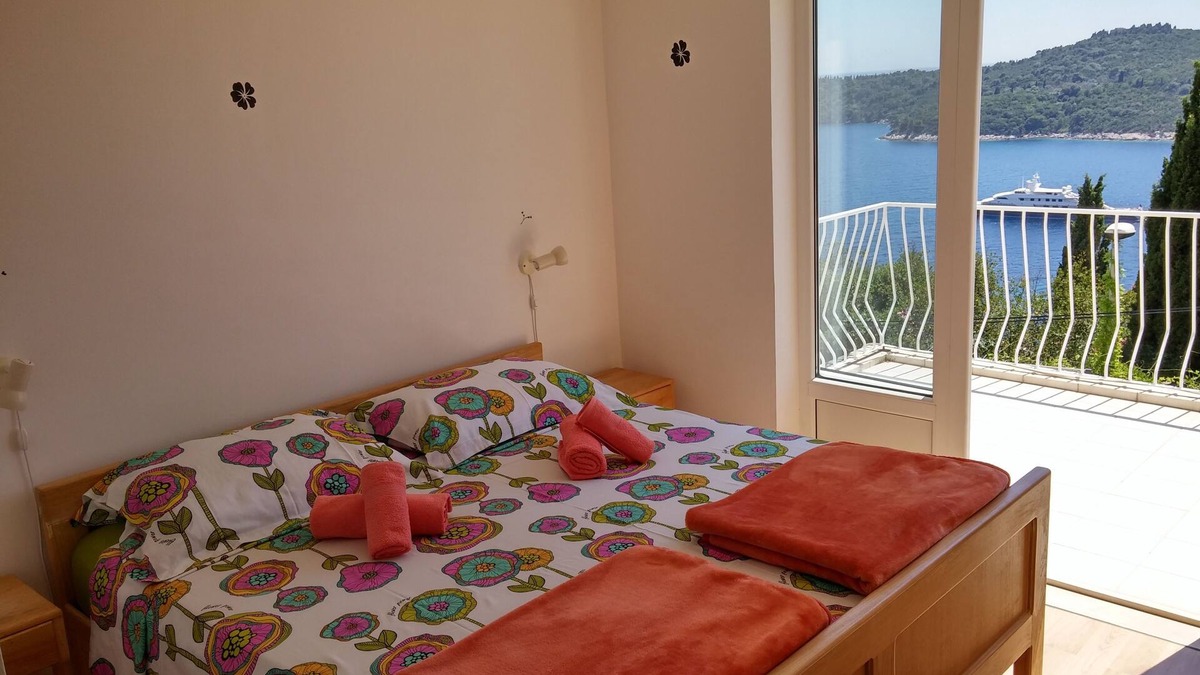 Ploce Apartment | Charming Sea View Studio