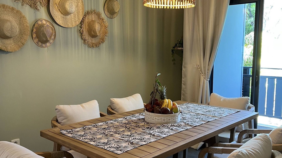 La Saline Les Bains Apartment | Charming seafront apartment Saline Les bains Beach
