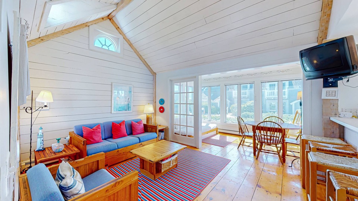 Mashpee Cottage | Charming Seaside Cottage Central to the Beach and New Seabury Resort Community