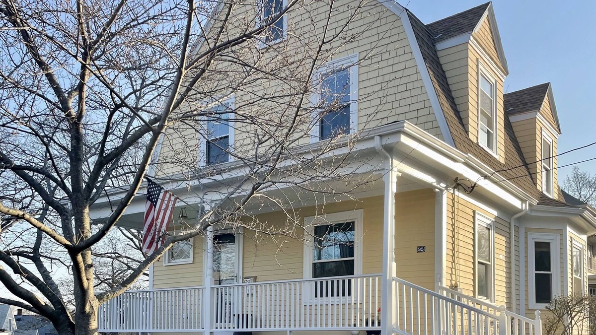 Swampscott House | Charming Seaside Family Home