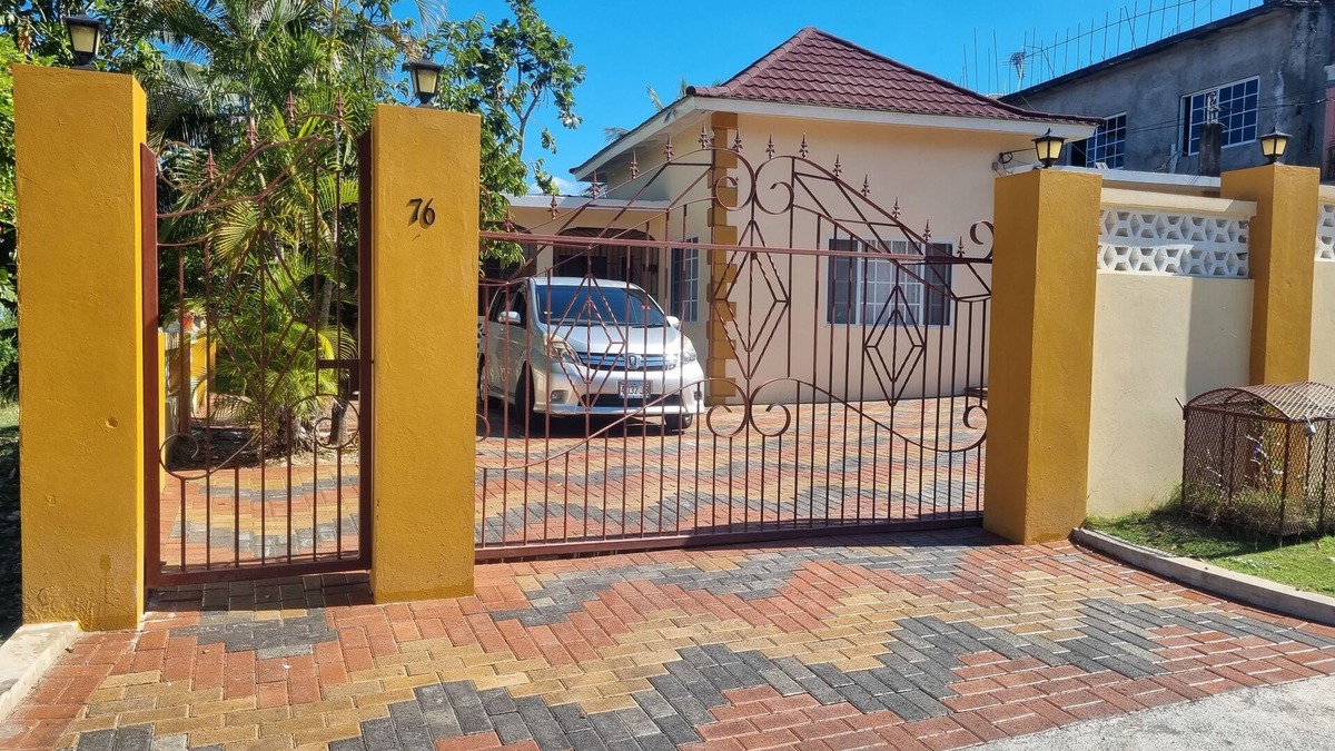 Hopewell House | Charming Seaview Studio with Private Pool & Complimentary Airport Transfer!