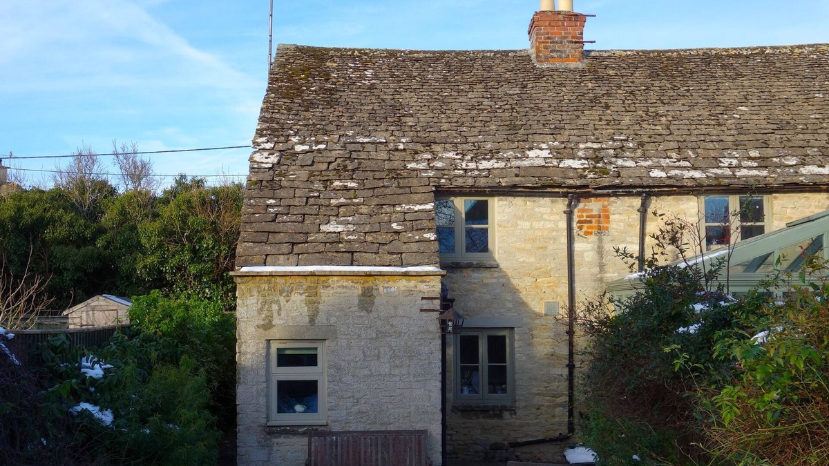 Lechlade Cottage | Charming, secluded, characterful cottage in the heart of Lechlade
