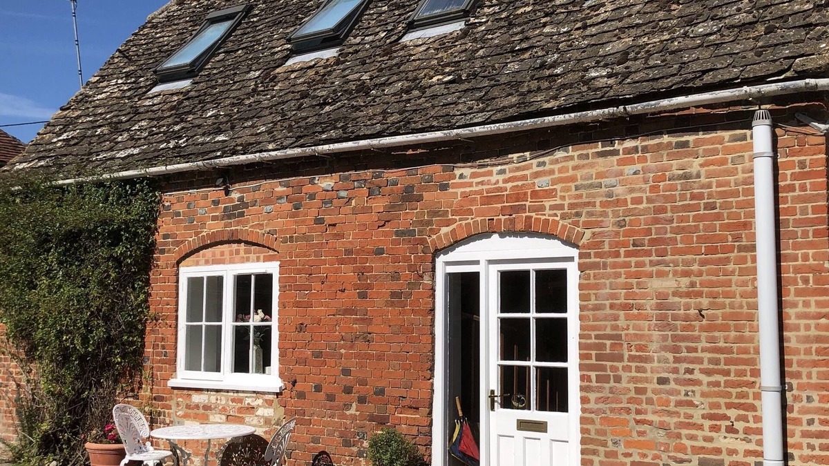 Faringdon Cottage | Charming self contained cottage in rural location