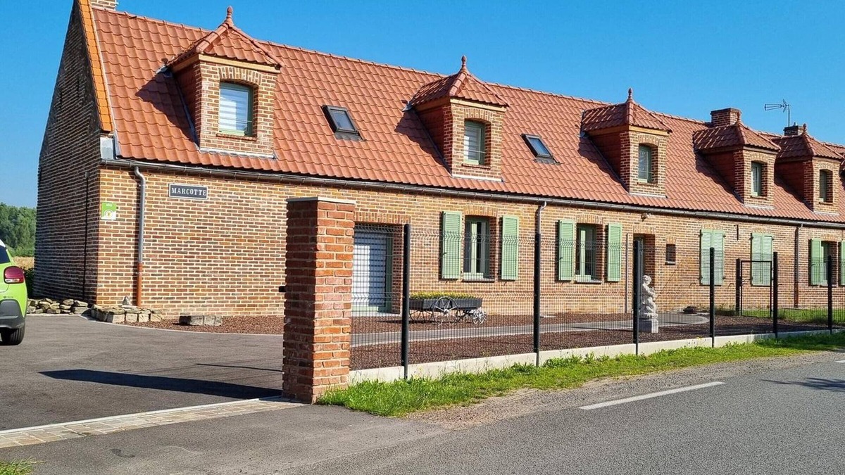Hasnon Cottage | Charming semi-detached house with garden, near forest, pets allowed, parking & WiFi