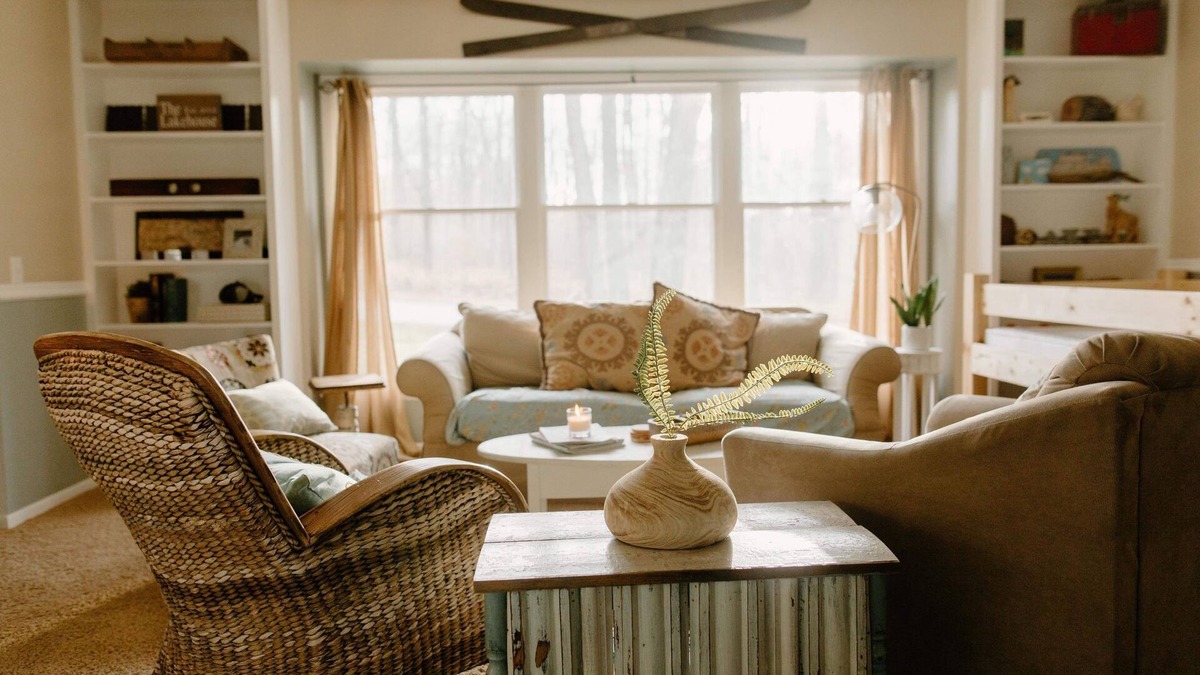 Plainwell House | Charming Serenity: A Cozy and Spacious Lake House Retreat Near Kalamazoo, MI.