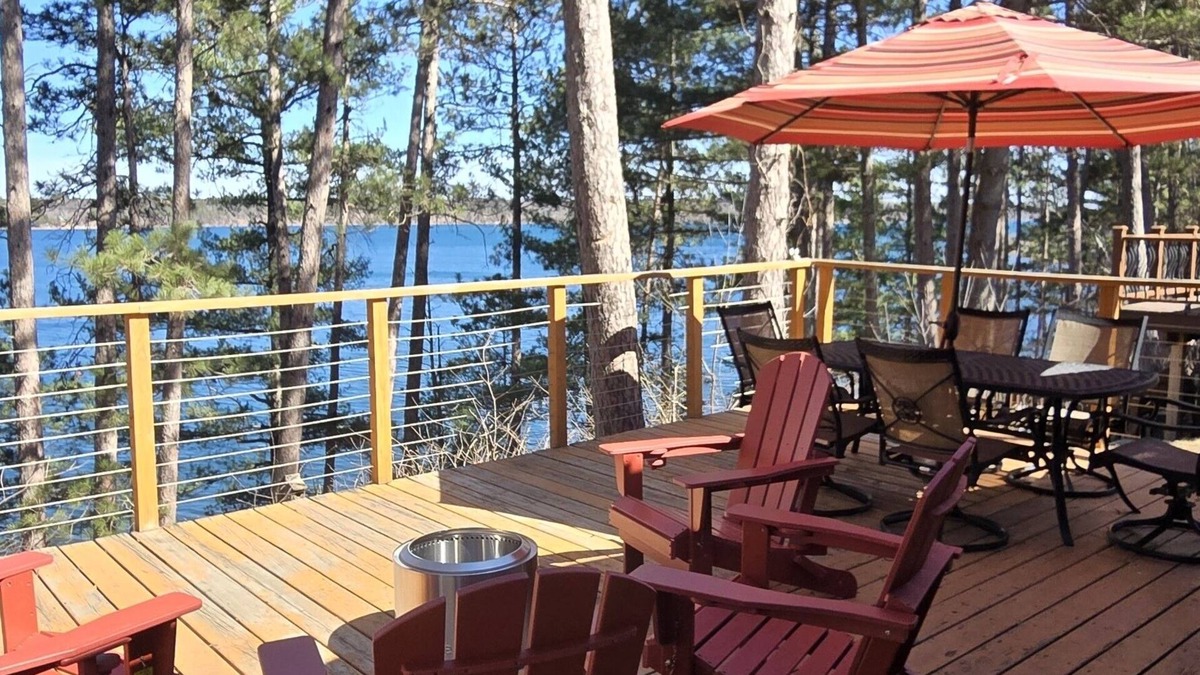 Motley Cabin | Charming Shamineau Lake Cabin