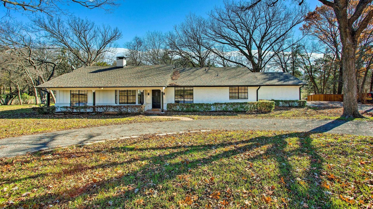 Sherman House | Charming Sherman Home w/ Spacious Yard & Pond