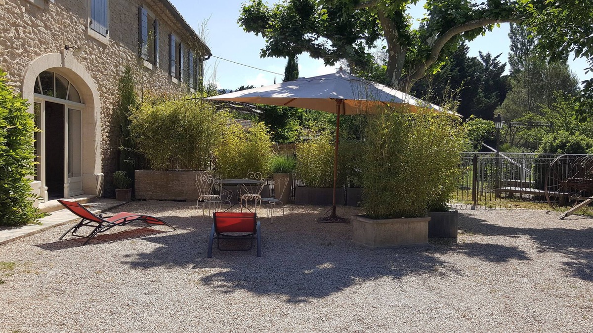 Lagnes Apartment | Charming single-storey gîte in a late 19th-century Provencal farmhouse (3*)