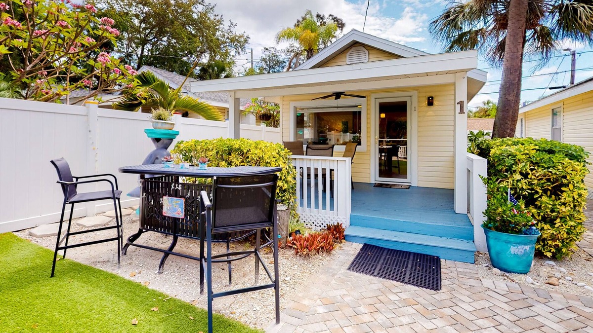 Sunset Beach Cottage | Charming, single-level cottage with a kitchen, enclosed yard, & fast WiFi