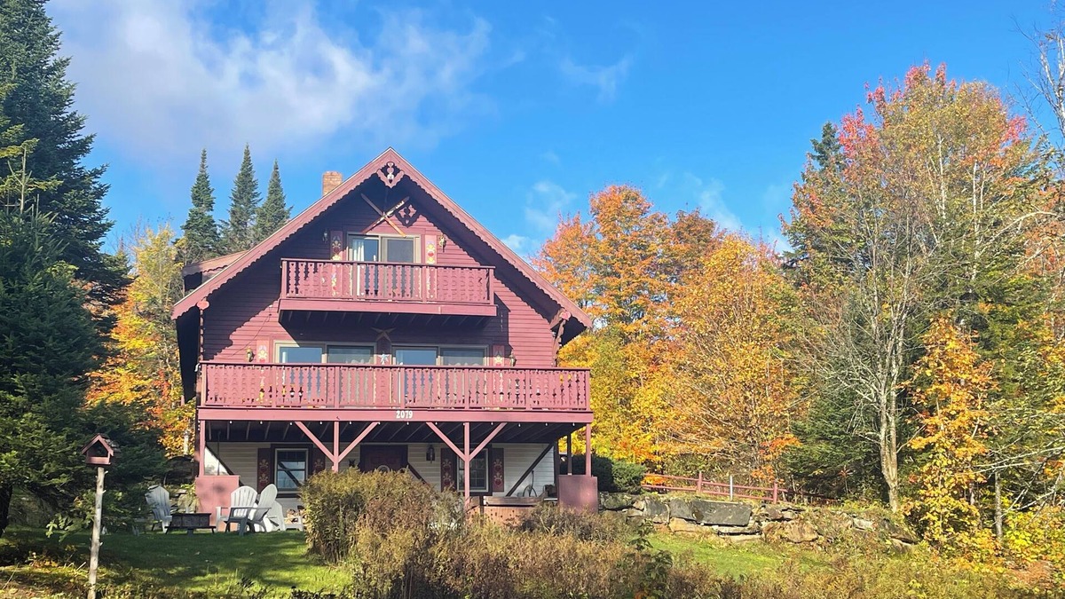 Newark Ski Chalet | Charming ski chalet nestled in Vermont's Northeast Kingdom